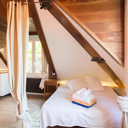 Attic Dels Sentits Üdülőpark *
