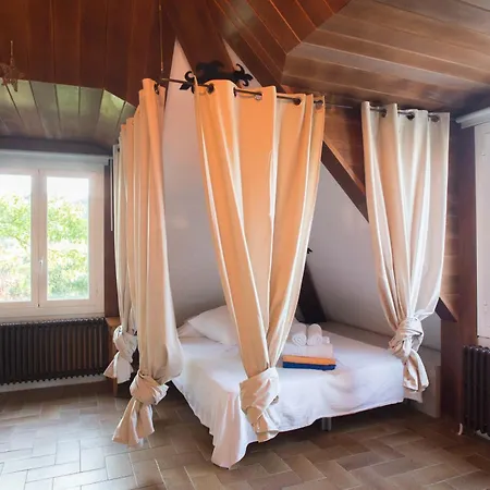 Attic Dels Sentits
